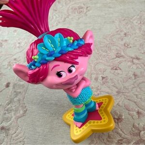 AMC Theaters Exclusive POPPY, "TROLLS BAND TOGETHER" Popcorn Container